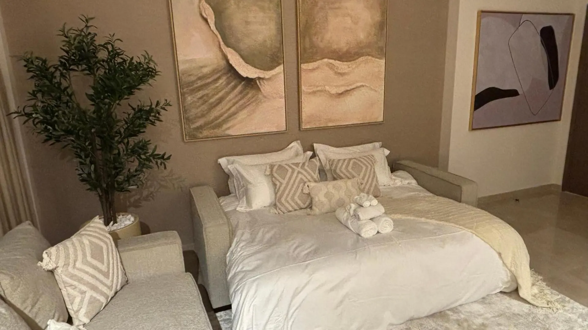 Apartment 2Br Burj & Fountain View 5 Mins To Dubai Mall